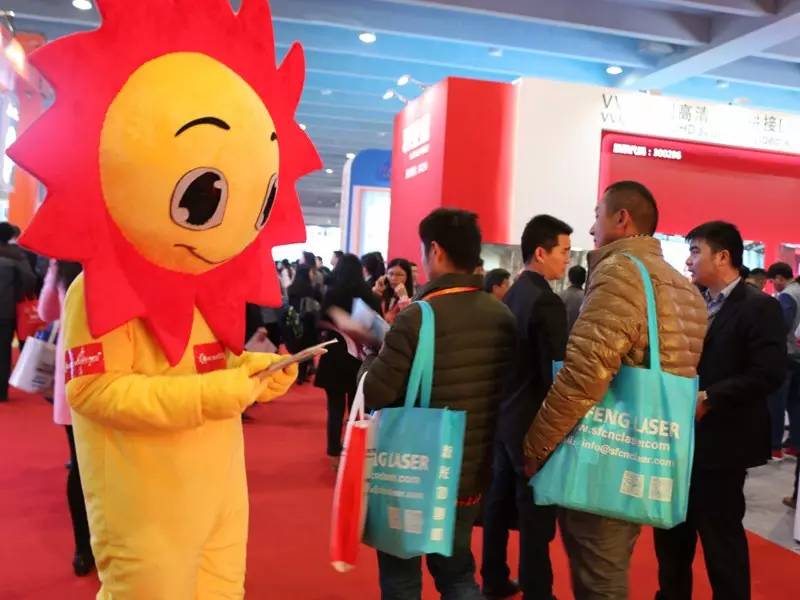 【ISLE展】据说2016广州LED展这样拍照会发哦！