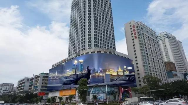 从屏到幕 LED户外广告大屏将迎来新变革？