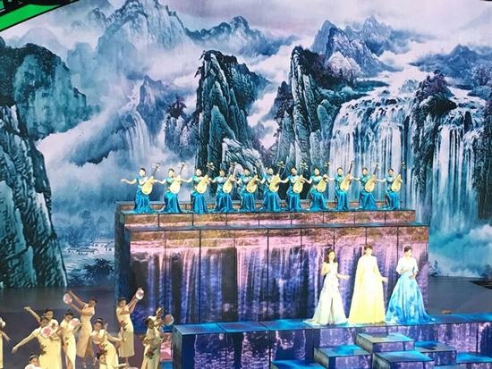 承载猴年央视春晚恢弘华美 摩西尔的荣耀与骄傲 承载猴年央视春晚恢弘华美 摩西尔的荣耀与骄傲