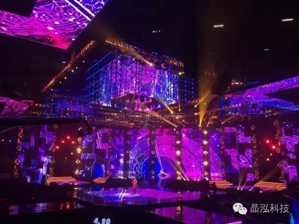 透明LED屏搭建虚拟空间舞台—-晶泓科技助阵互联网晚会 透明LED屏搭建虚拟空间舞台—-晶泓科技助阵互联网晚会