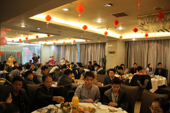 摩西尔人欢聚一堂 共度2015年度晚会