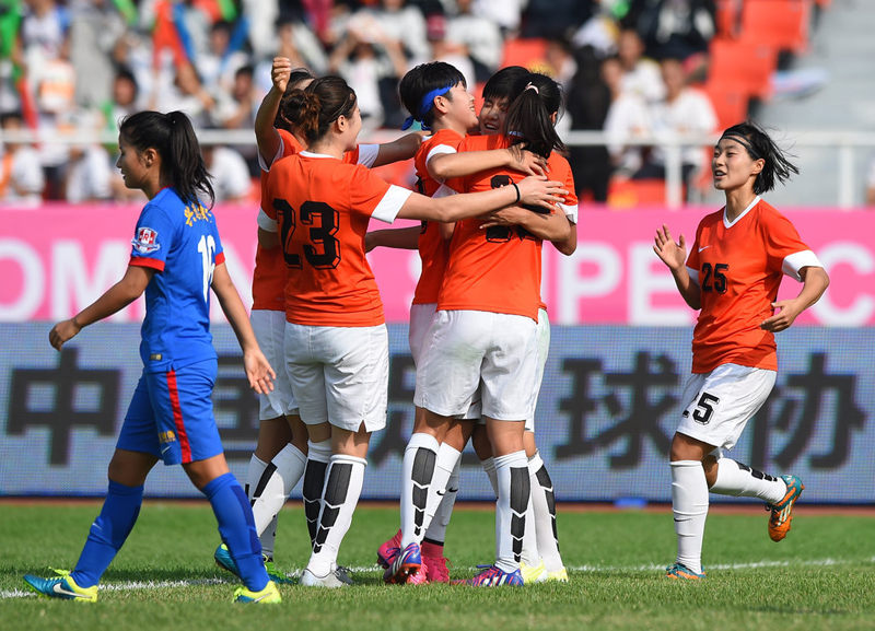 雷曼助力“铿锵玫瑰” 赞助女足超霸杯