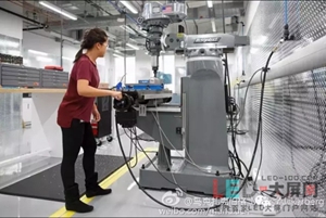 Facebook进军制造业 LED屏企你还有理由说难？