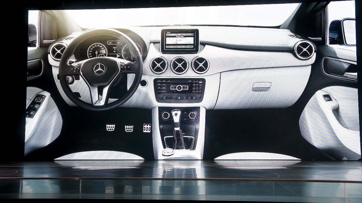 艾比森LED显示屏配豪车的故事