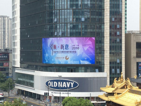 三思百乐门2K弧形屏：用钻石品质凸显传媒价值