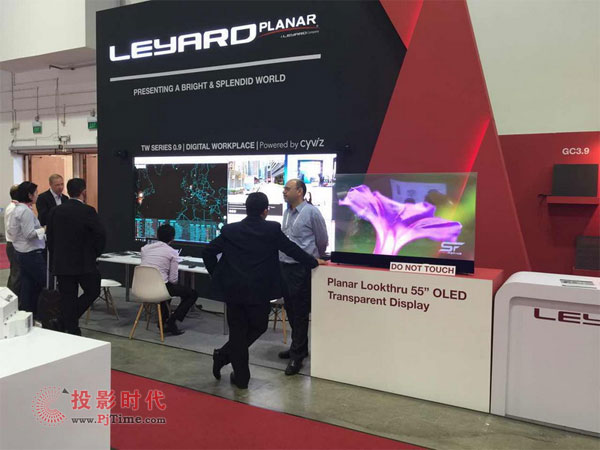 利亚德P0.9mm小间距LED和OLED屏绽放2016 CommunicAsia