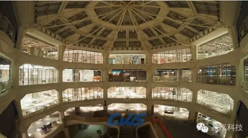 晶泓高科技透明LED显示屏酷炫西班牙PRIMARK旗舰店