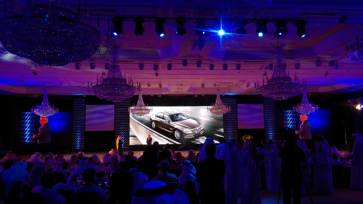 艾比森LED显示屏配豪车的故事