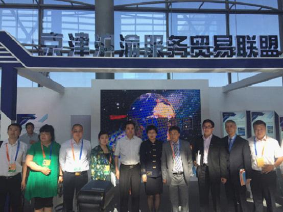 国内首块LED裸眼3D面板电视亮相2016第四届京交会