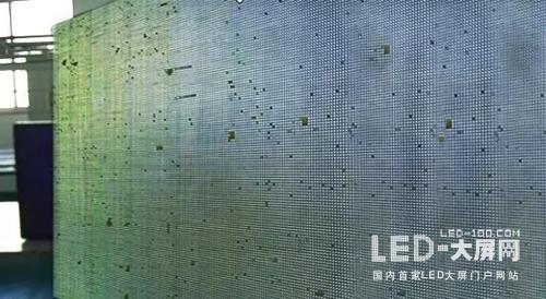 雨季来临 户外LED显示屏如何防潮防水？