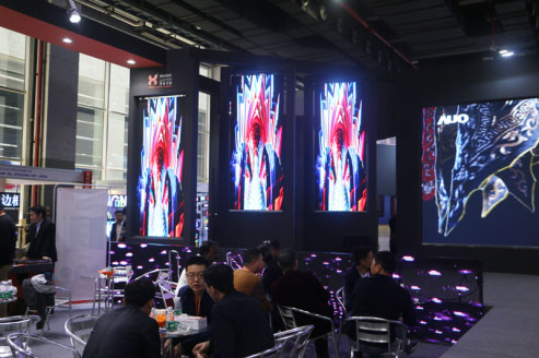 华夏光彩创业界小间距性价比最高产品 南昌生产基地即将正式投产