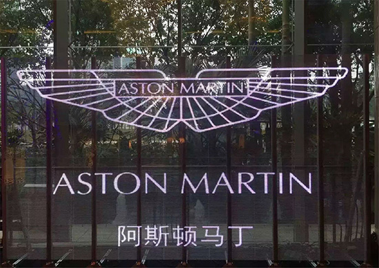 LED透明屏 带你玩转时尚科技感! LED透明屏 带你玩转时尚科技感!