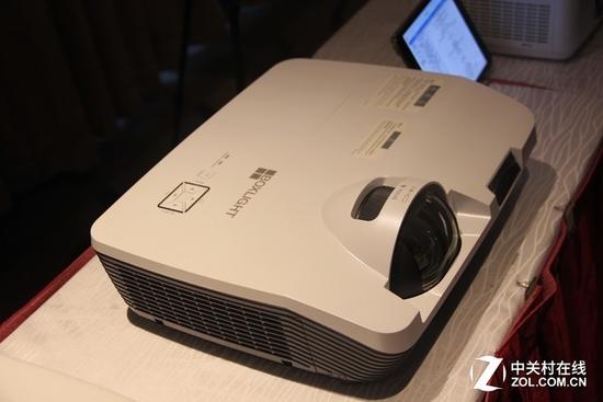 2017投影市场蓬勃 激光与LED谁主沉浮？