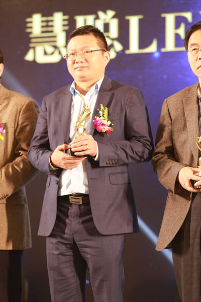 十佳风云人物 LED显示屏行业翘楚还看今朝！