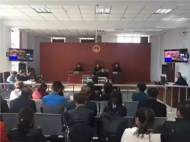 技术更新 户外LED大屏开玩直播真人秀！