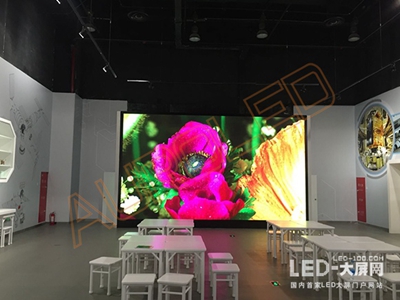 奥蕾达COB小间距筑梦全新太空秀场