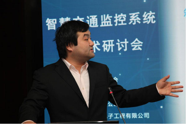 上海三思小间距高清LED监控屏助力智慧交通