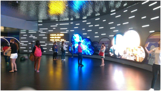 审时度势 明兴光一招制胜LED异形显示领域