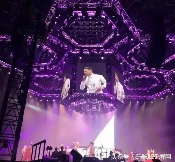 再一次被张学友演唱会舞美惊呆了!360度LED四面舞台极致震撼! 再一次被张学友演唱会舞美惊呆了!360度LED四面舞台极致震撼!