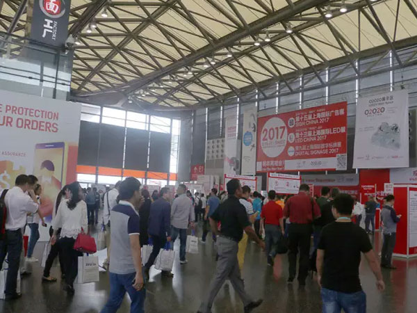 上海国际LED展开幕 展会是真没意思还是玩不出心思？