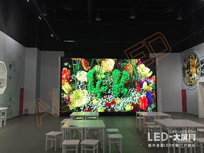 奥蕾达COB小间距筑梦全新太空秀场