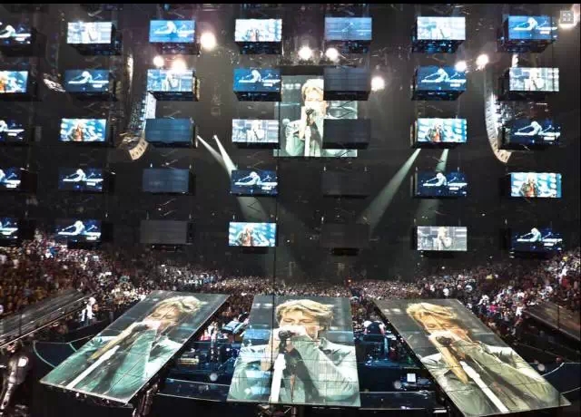 固定不“动”容易“玩不转” LED机械臂让舞台更酷炫 固定不“动”容易“玩不转” LED机械臂让舞台更酷炫