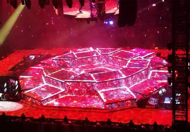 盘点2016那些惊为天人的LED透明屏/格栅屏/异形屏 创意显示阔步向前 盘点2016那些惊为天人的LED透明屏/格栅屏/异形屏 创意显示阔步向前