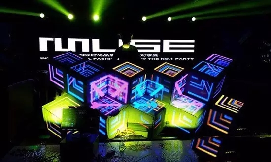 LED异型屏 果然是天生一张另类“小众”脸!