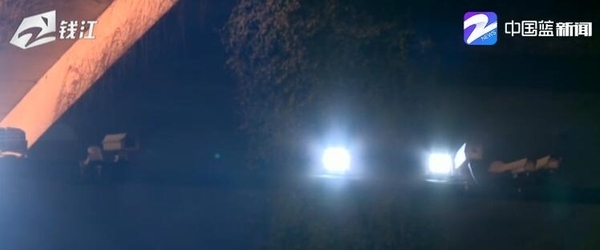 城市路口LED灯光太刺眼 专家直言驾驶有风险