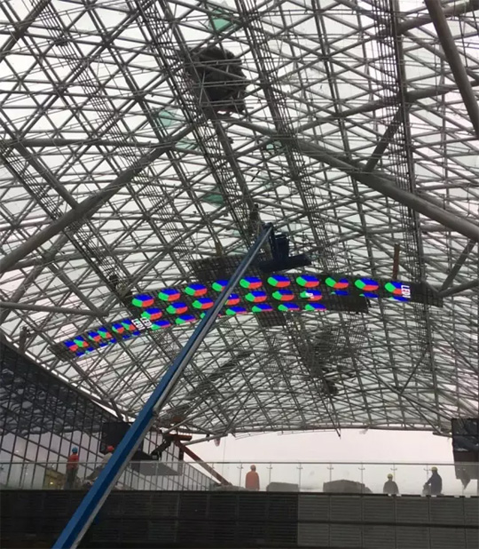 震撼世界--澄通1500平米弧形LED天幕华彩登场 震撼世界--澄通1500平米弧形LED天幕华彩登场