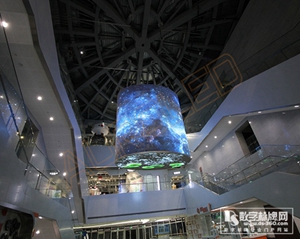 异形LED显示屏渐入生活圈 显示效果非同凡响