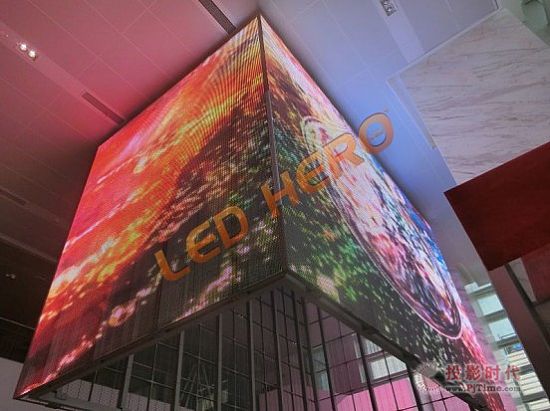 赫尔诺LED透明屏落户上海大华银行 赫尔诺LED透明屏落户上海大华银行