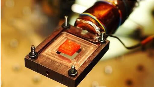 南工大科研团队成功研制最高效钙钛矿LED