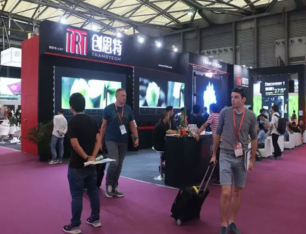 打破传统户外显示应用格局 创思特创行业最小点间距户外灯条屏