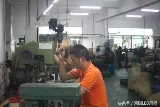 做专一精干的光电行业配套企业 精永达弧度锁引领市场潮流