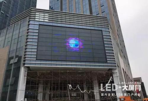 赫尔诺LED透明屏助力东莞环球贸易中心