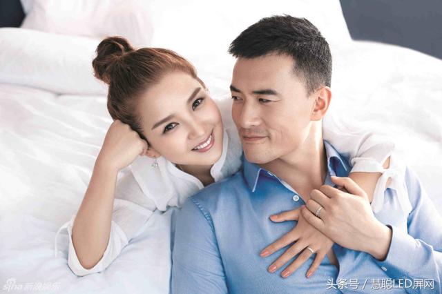 何洁离婚风波大起 带娃开演唱会LED显示屏舞美装扮惊呆路人