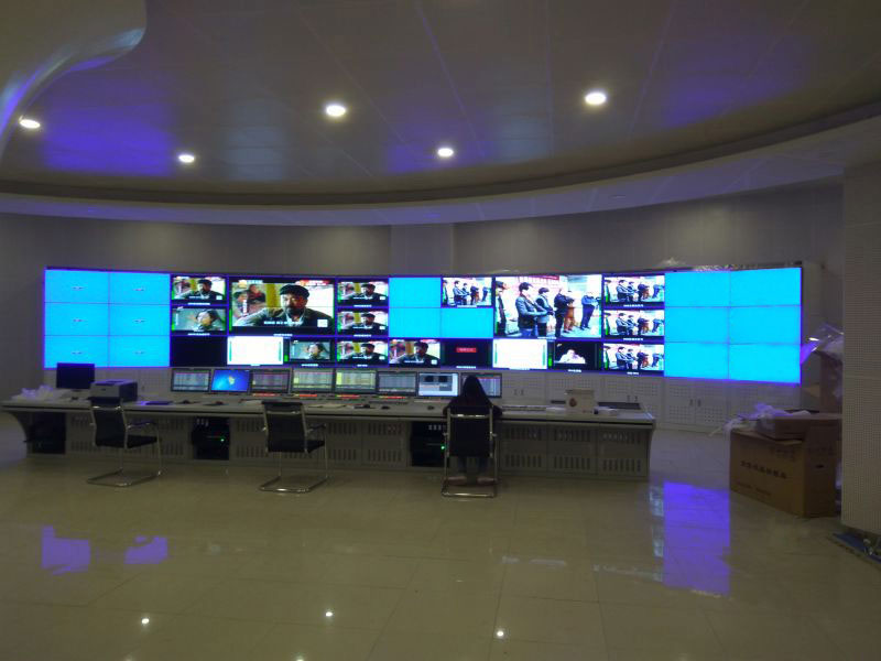 闪亮电广传媒 新疆库尔勒电视台采用联骏光电液晶拼接 闪亮电广传媒 新疆库尔勒电视台采用联骏光电液晶拼接