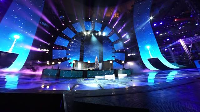 中国新歌声总决赛专业团队重金打造舞美 直播现场LED屏坏了！