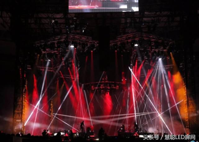 王菲演唱会门票被炒上天 LED显示屏精彩视效为明星演唱会添彩