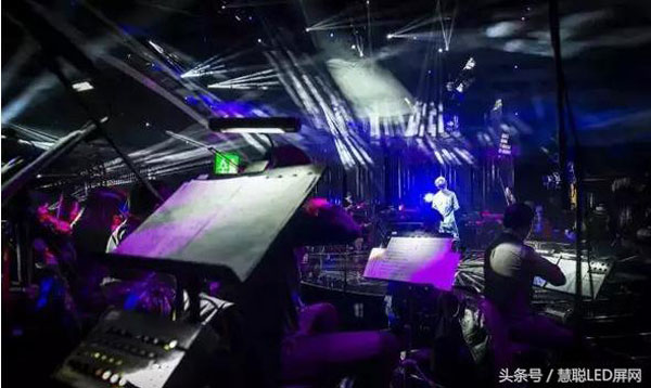 《我是歌手》第五季舞台搭建现场曝光 一场高端华丽音乐旅行即将开启！