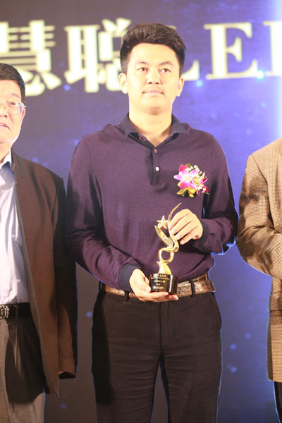 十佳风云人物 LED显示屏行业翘楚还看今朝！