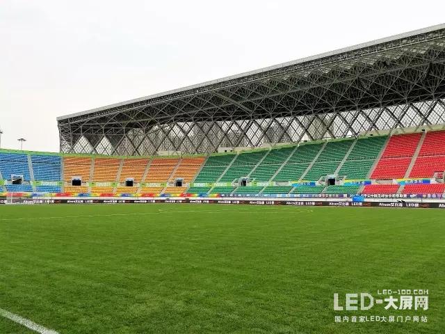 艾比森LED显示屏直播中超新赛季 炫酷的赛况视觉展示