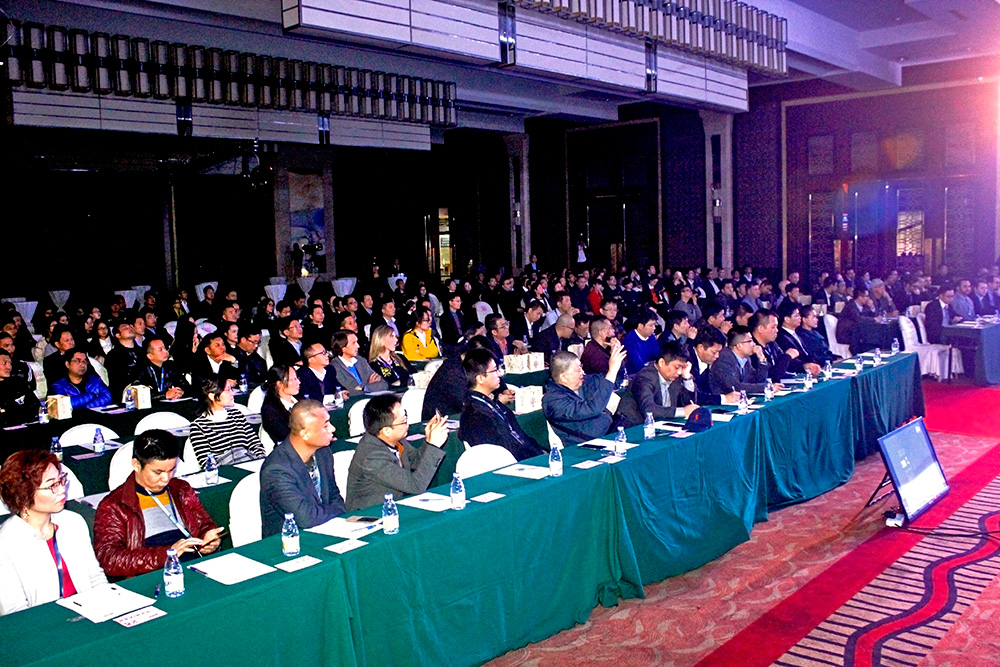 “德彩十年•二次创业” 开创LED显示屏的智简时代