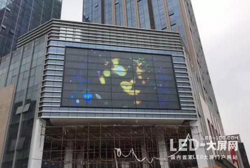 赫尔诺LED透明屏助力东莞环球贸易中心