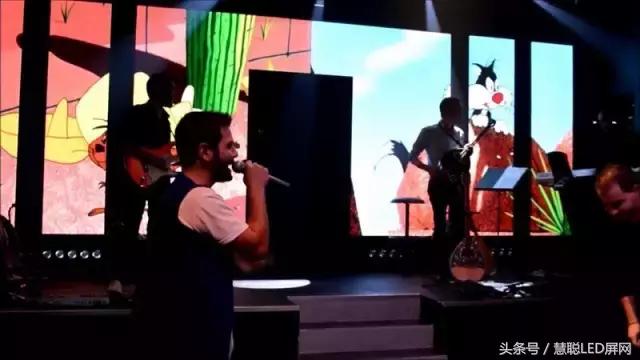 再一次被张学友演唱会舞美惊呆了!360度LED四面舞台极致震撼! 再一次被张学友演唱会舞美惊呆了!360度LED四面舞台极致震撼!