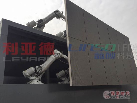 蓝硕打造西安高新区智能机械臂展演系统