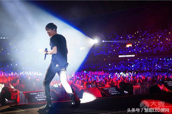 张杰2016世界巡回演唱会 华丽舞美绚烂LED显示屏一路相伴