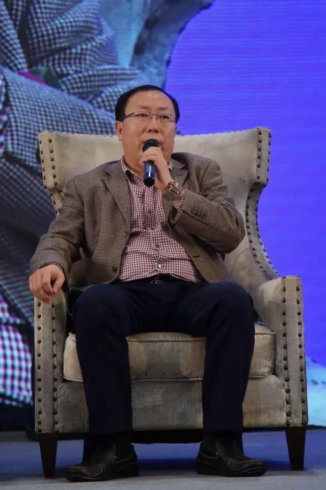 “强力巨彩杯”2016年度高峰论坛 大佬齐聚引发一场行业思考! “强力巨彩杯”2016年度高峰论坛 大佬齐聚引发一场行业思考!