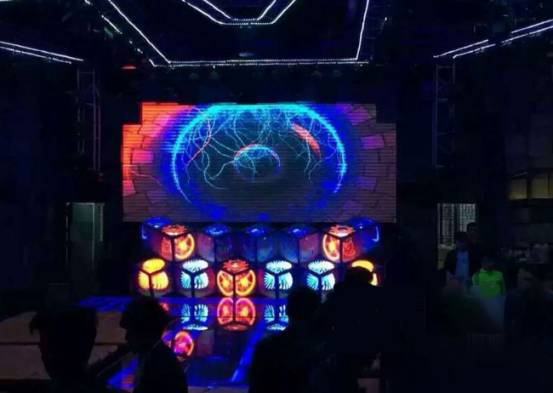吸睛利器!LED异形屏竟然有这么多意想不到的惊喜! 吸睛利器!LED异形屏竟然有这么多意想不到的惊喜!